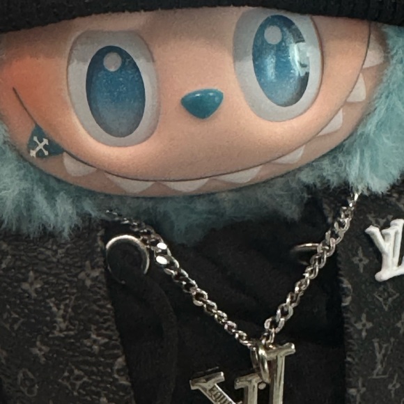 Authentic Labubu Collectible Figure With Louis Vuitton x Pop Mart Designer –Rare - Picture 3 of 4